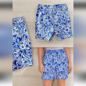 Rafaella Ladies Stretch Blue White Floral Pull-on Bermuda Shorts Sz 16 Plus Size